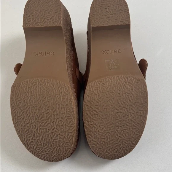 Aetrex Madison clogs. NWOT size 7.5-8 - Picture 12 of 16